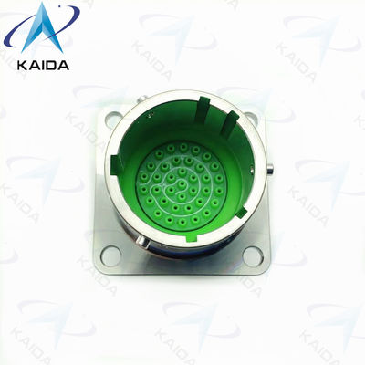 7.5 Un connettore MIL-DTL-38999 I in acciaio inossidabile passivato