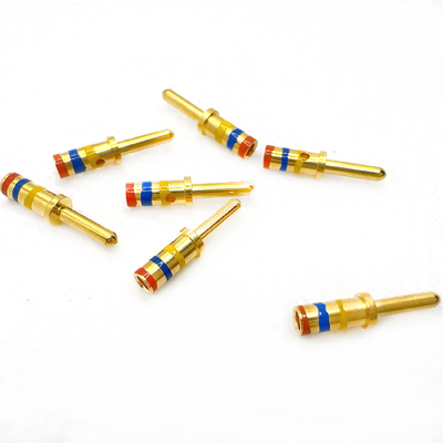 Connettore della serie D38999 con tensione nominale di 800 V e finitura dorata per una connessione ottimale.Banda di colore arancione-azzurro-giallo.M39029/58-364,16#