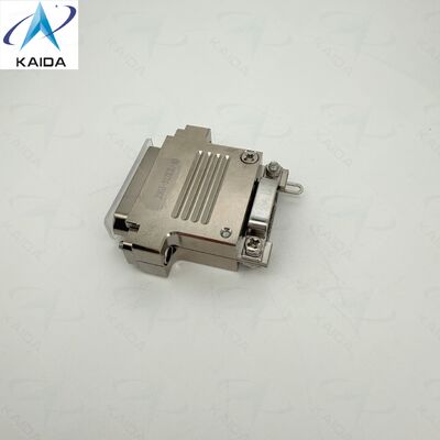 Connessione rettangolare della serie MIL-DTL-83513 e della serie J30J.J30J-31ZKSL-A3 con pinza per cavi A3.